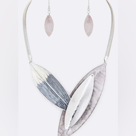 Enamel Leaf Statement Necklace And Earring Set - Picture 4 of 4